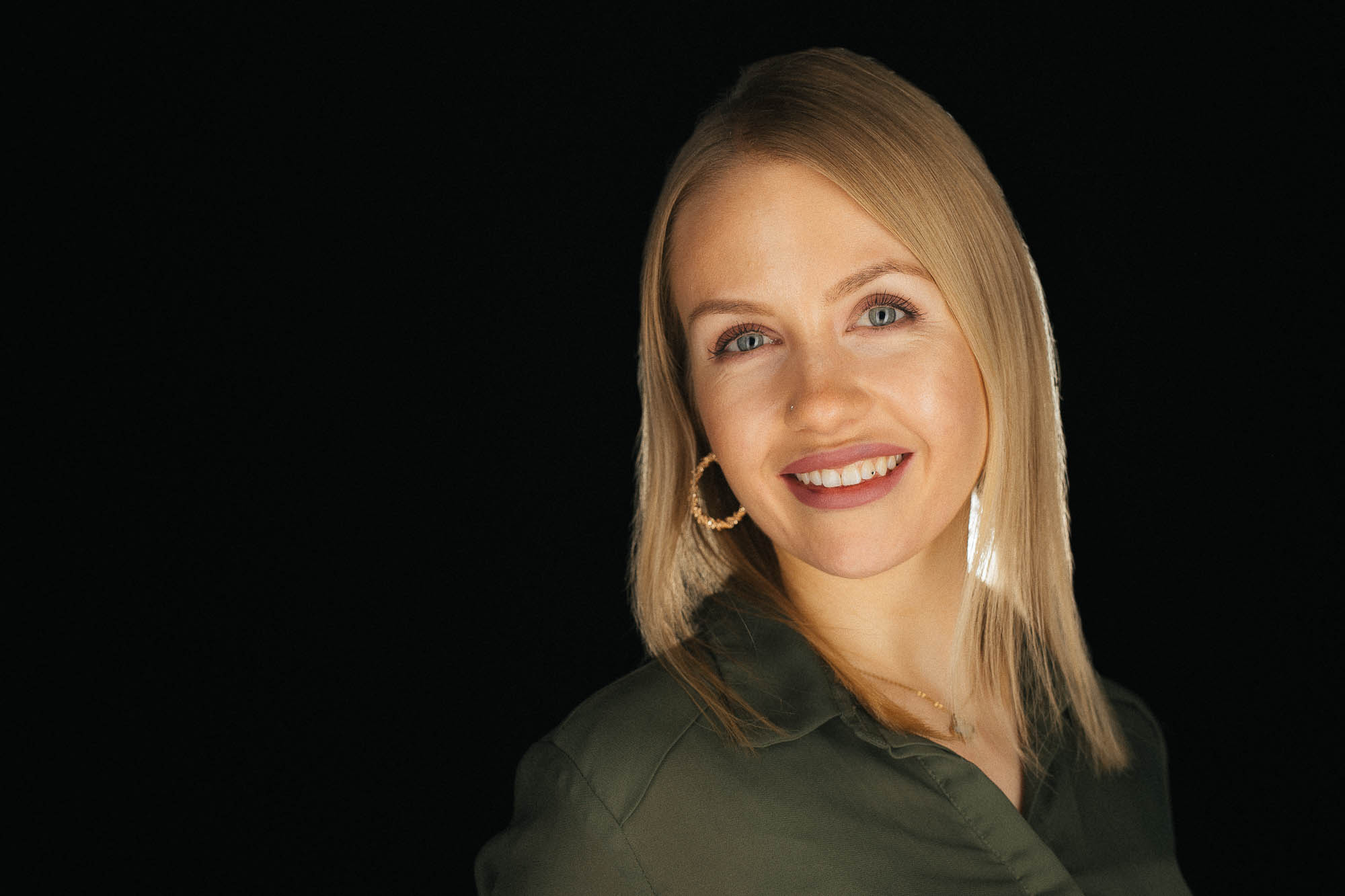 Export x3 Headshot  06528 Dez 01 2019 Bearbeitet Headshots 2019  Miro Nicole Nadine